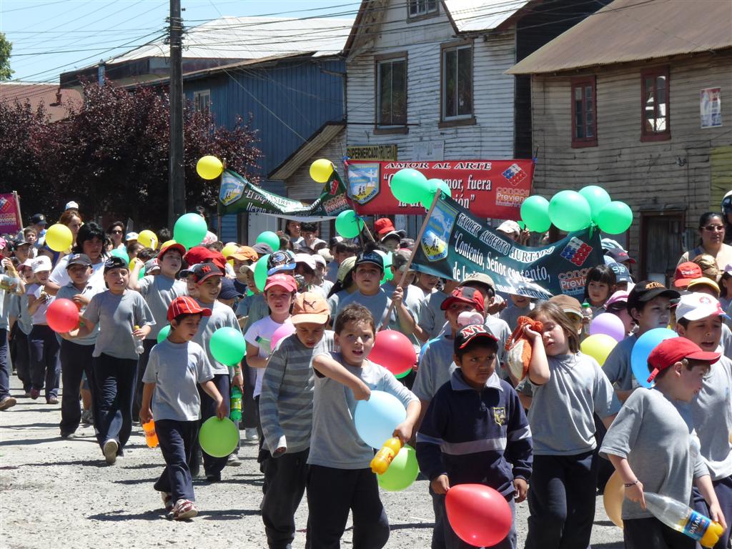 Chile: School Drug Awareness March just outside Pucon