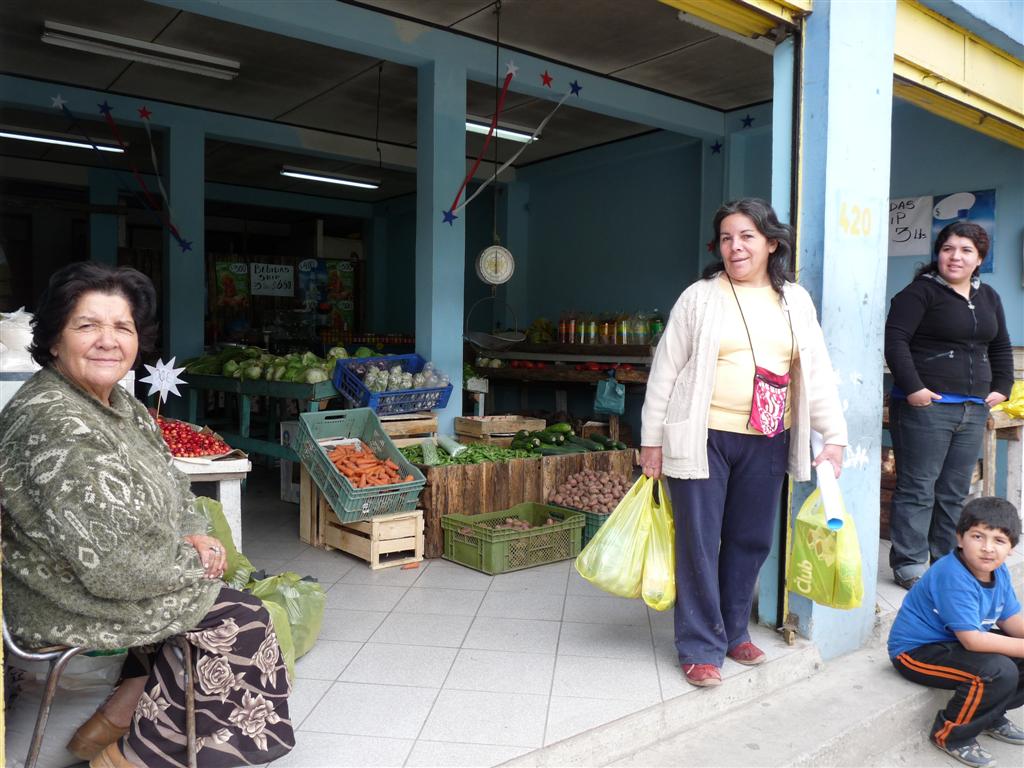 Chile: Grocery Shopping in Cauquenes