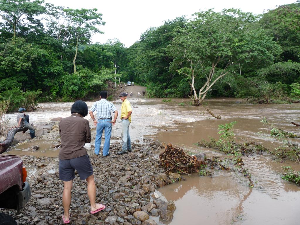 Costa Rica: Swollen river enroute Canas Castillas Campground