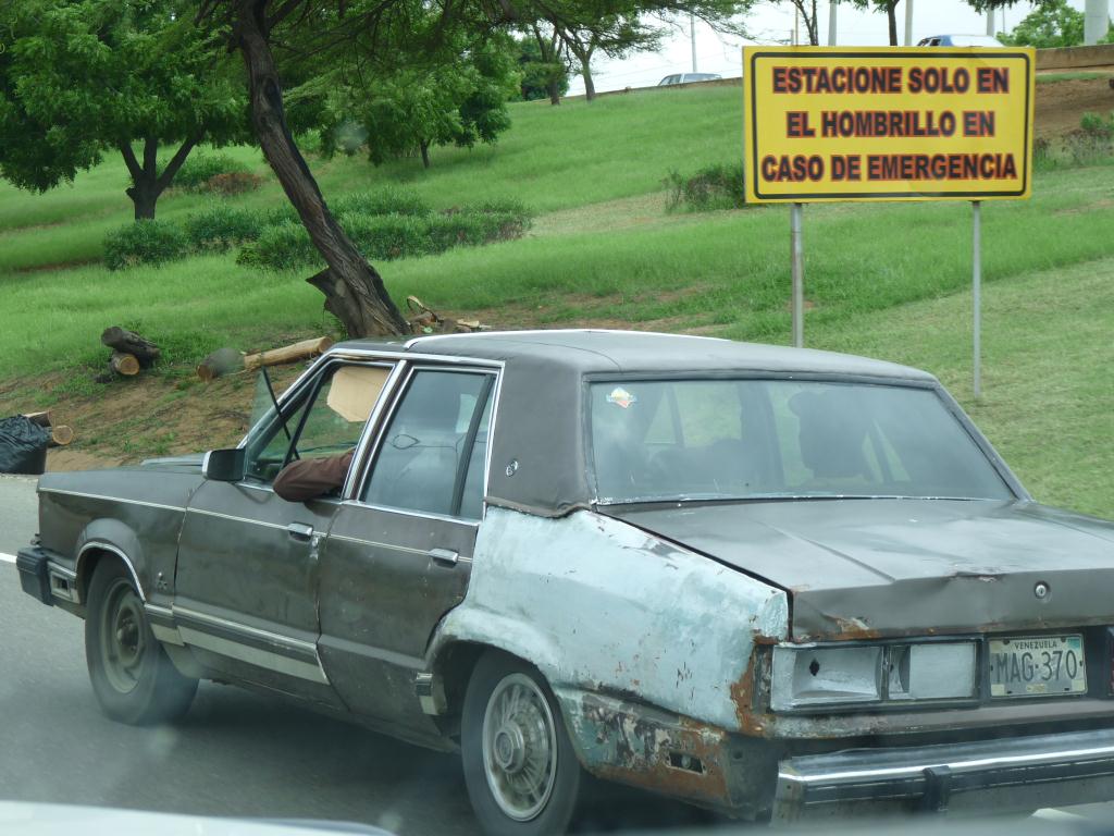 Venezuela: Taxis are all large vintage American cars