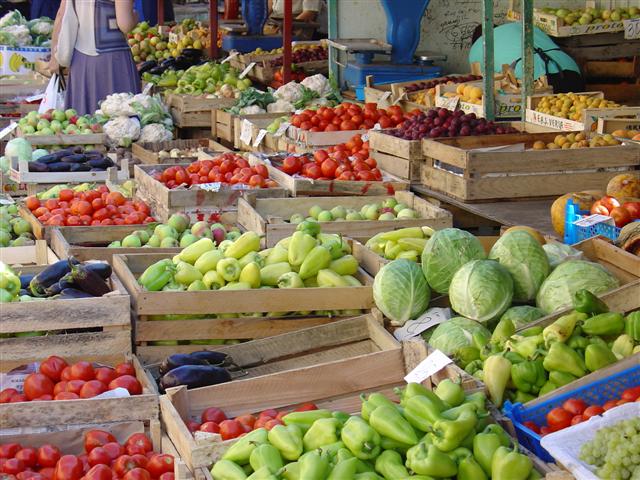 Russia: Fresh food market